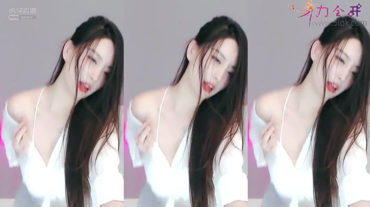 【虎牙苏樱】超短裙不要错过