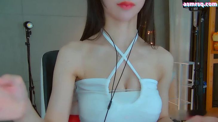 虎牙阿稀稀大魔王吃果冻