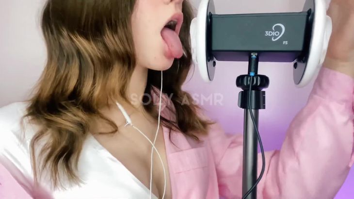 高颜值俄罗斯毛妹助眠，特有的舔耳真的绝了！18