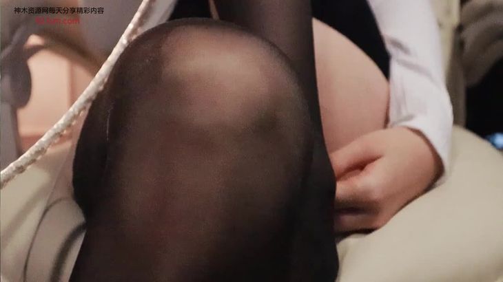 【婉儿别闹ASMR】偷偷回家撞见女友竟然在干这事