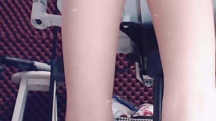 【aki秋水ASMR】秋水充电福利怼脸孔雀鱼采耳视觉触发哄睡视频集 6