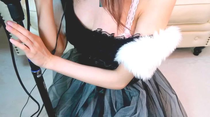 【利香ASMR】セクシー猫娘ちゃん♥ご主人様のお耳を一生懸命に耳舐め