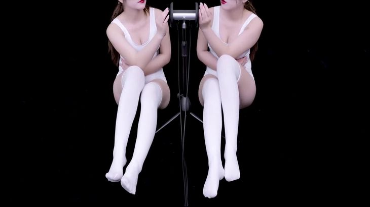 【晓晓小UP】ASMR双人舔耳大长腿