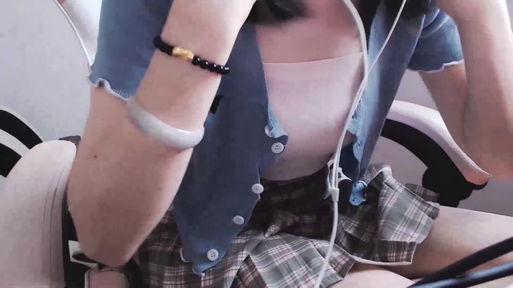 【Aki秋水ASMR】百褶裙少女の耳语 结尾舔耳彩蛋!!