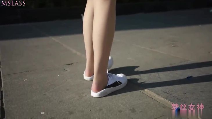 梦丝女神大长腿写真集