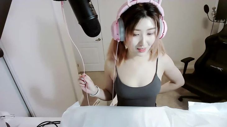 用PS5开箱练习ASMR吧