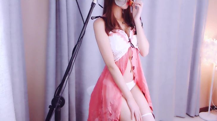 【小奶瓶】经典吃草莓舔耳助眠