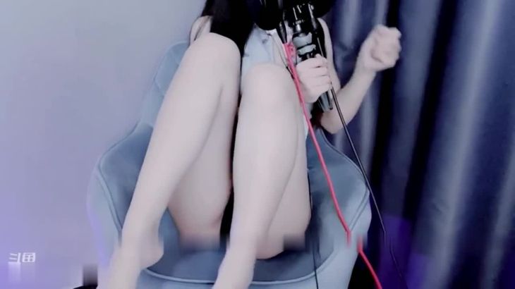 【斗鱼晚婉吥想睡】旗袍娇喘