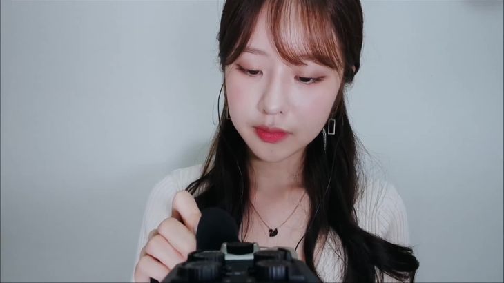 ASMR-나무귀이개로-버석버석한-귀청소!-Ear