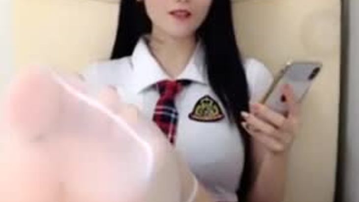 【易直播安妮/妮妮酱】直播录制 白丝短裙 高颜值美女 学生装！