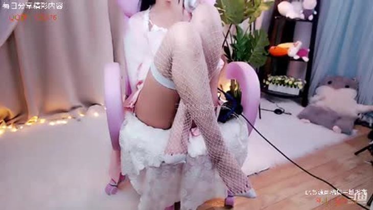 【白鹿姬ASMR】 粉睡衣白网袜掏耳舔耳