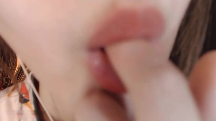 【虎牙小太阳贼大】ASMR舔吃手指