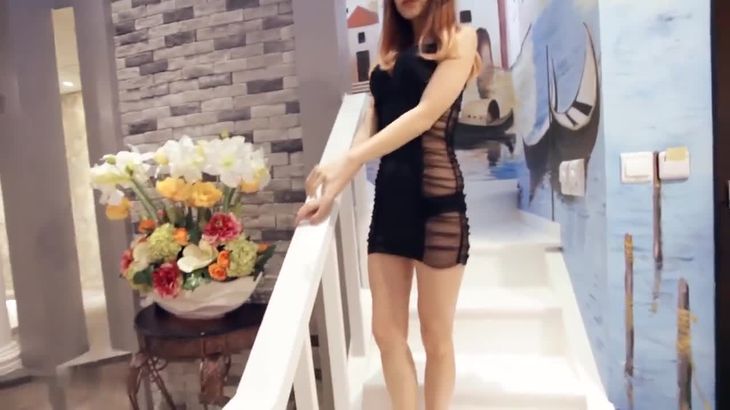 美女透视装诱惑