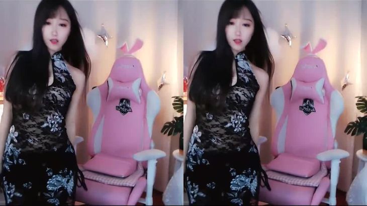 【夏喵娜】性感御姐热舞集锦 something