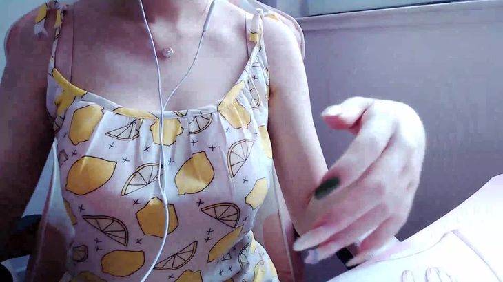 【Aki秋水ASMR】打不乖的弟弟 扇巴掌初体验有点瑕疵？