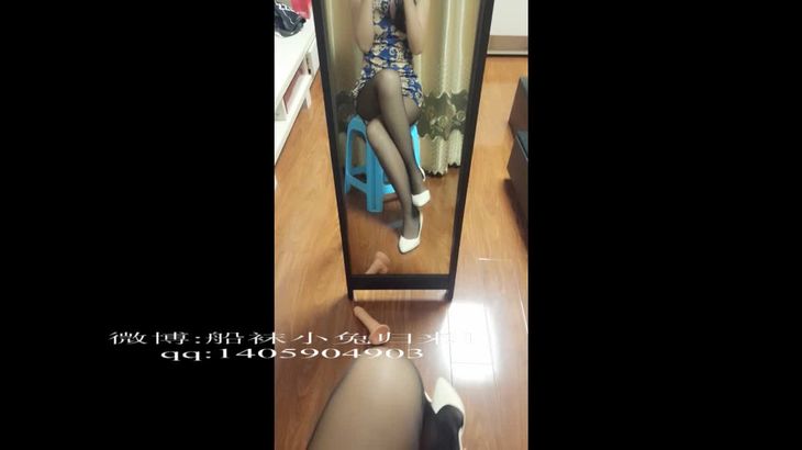 【船袜小兔】性感御姐 丝足情景剧之旗袍 2