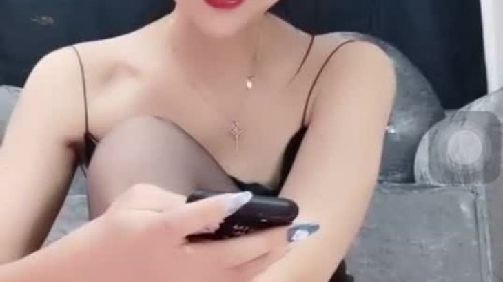 【甜大大】直播录制 黑丝吊带 大长腿的卖片生涯！