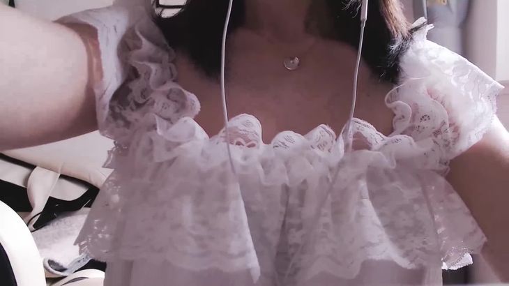 【Aki秋水ASMR】穿着家居服给你做按摩~VR女友视角!结尾惯例彩蛋