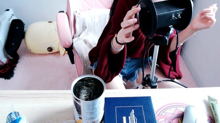 【Aki秋水ASMR】一起来吃零食呀~