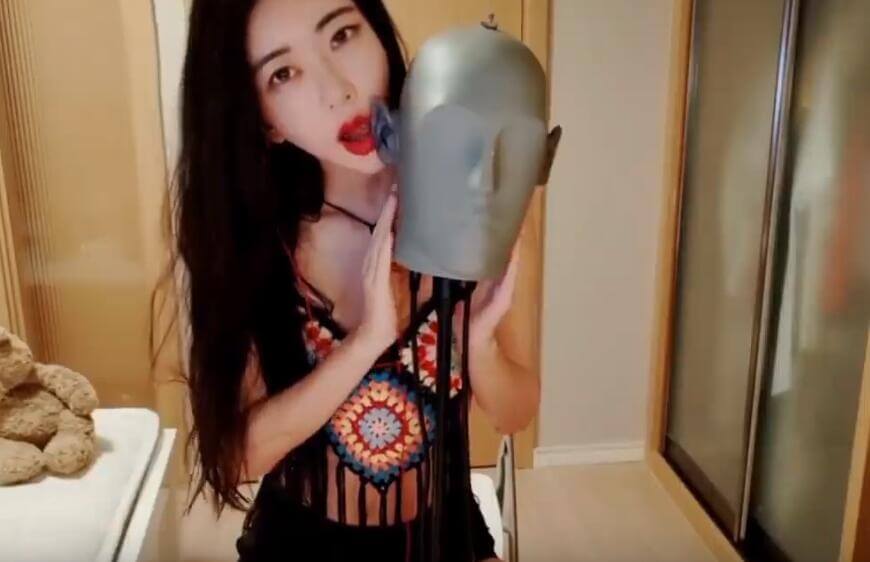 kiki瓜asmr 巫毒风舔耳和按摩.