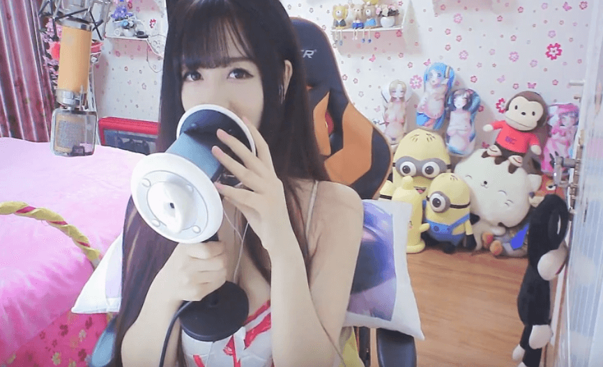 主播娜娜掏耳朵福利.