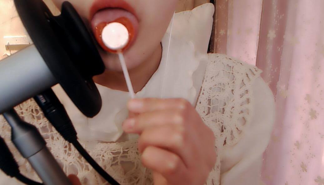 虎牙小太阳贼大ASMR吃棒棒糖 弹舌太快了！.