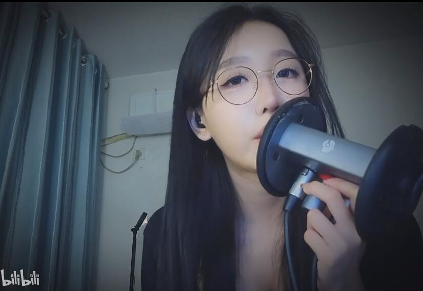 酥酥学姐 剧情丨和女导员的宿舍告白.