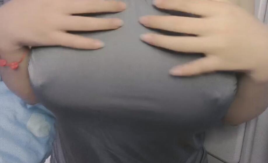 菜菜cyl不好吃 4月神秘视频。.