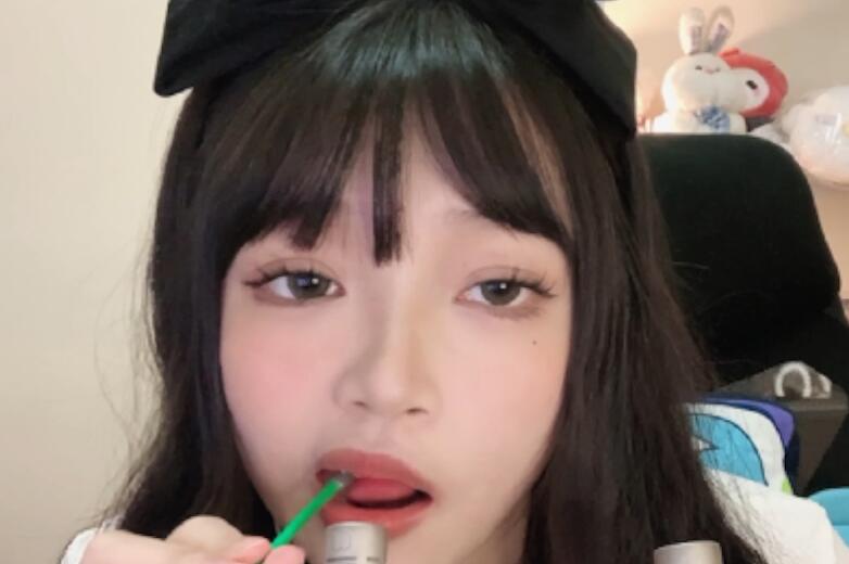 辣不辣Hyo擦边棒棒糖.