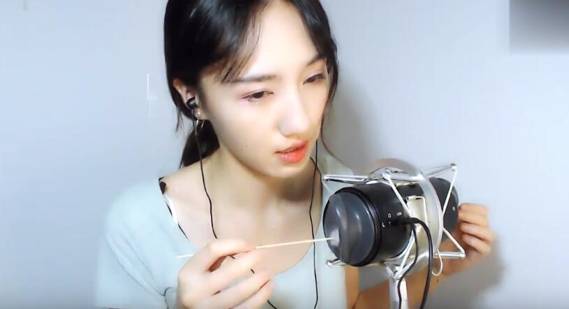 没见过的上古贝拉小姐姐asmr舔耳福利视频.