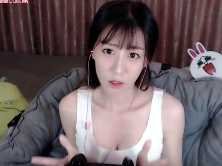 手速太快了！晚安萌学姐ASMR助眠吹气亲吻.