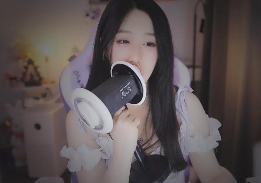 绮夏ASMR 亲吻弹舌甜耳.