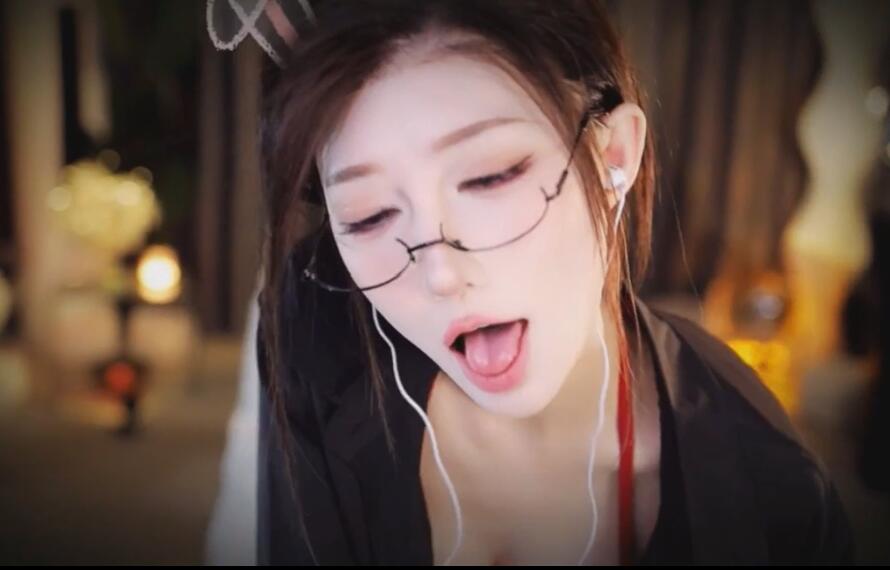 虎牙张爱玲ASMR 粉丝祭福利.