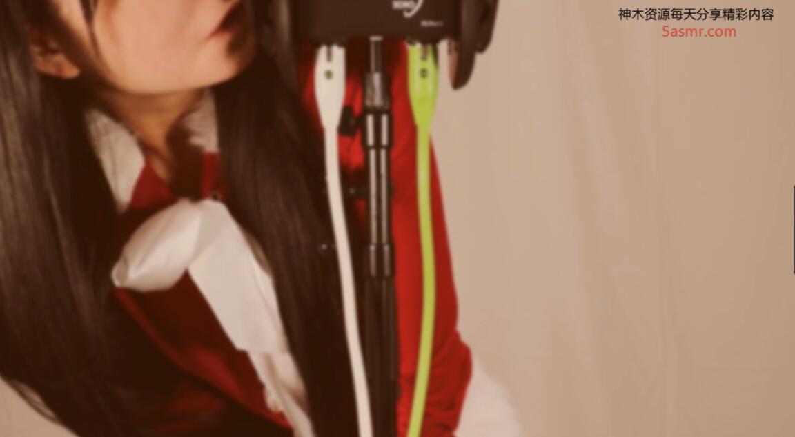 かなせサンタのぞわぞわ耳舐め.