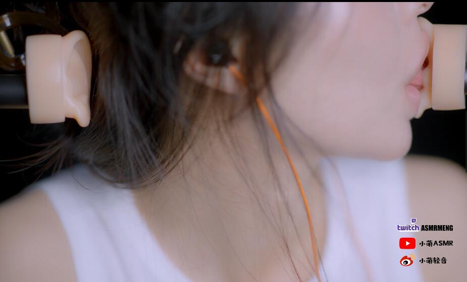 小萌ASMR 白衣舔耳.