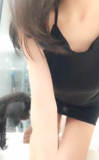 美女主播卖骚泰迪都受不了.