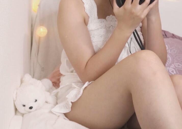 千岁堇ASMR 裸足マッサージあり_実写耳舐め動画｜千歳 すみれ｜pixivFANBOX 2022-12-08 15_51.