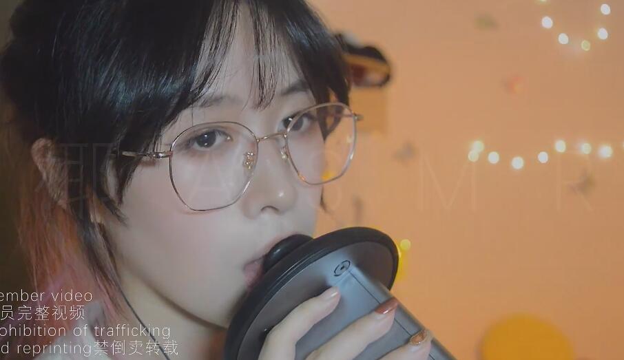 椰子ASMR 呼吸天儿＋掏耳同时.