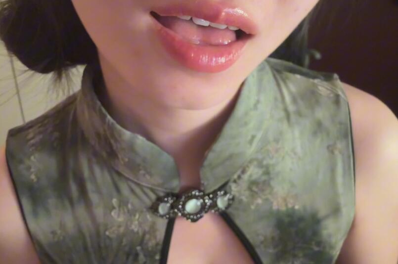 恰恰恰饭小斯 绿色旗袍.