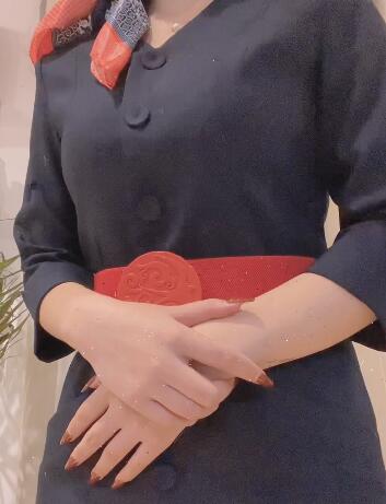 乔安 东航空姐为你服务.