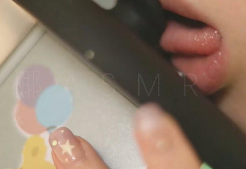 椰子ASMR N清理耳朵后近距离天鹅.