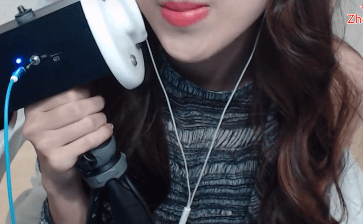 ASMR舔耳 丸子君办卡礼包.