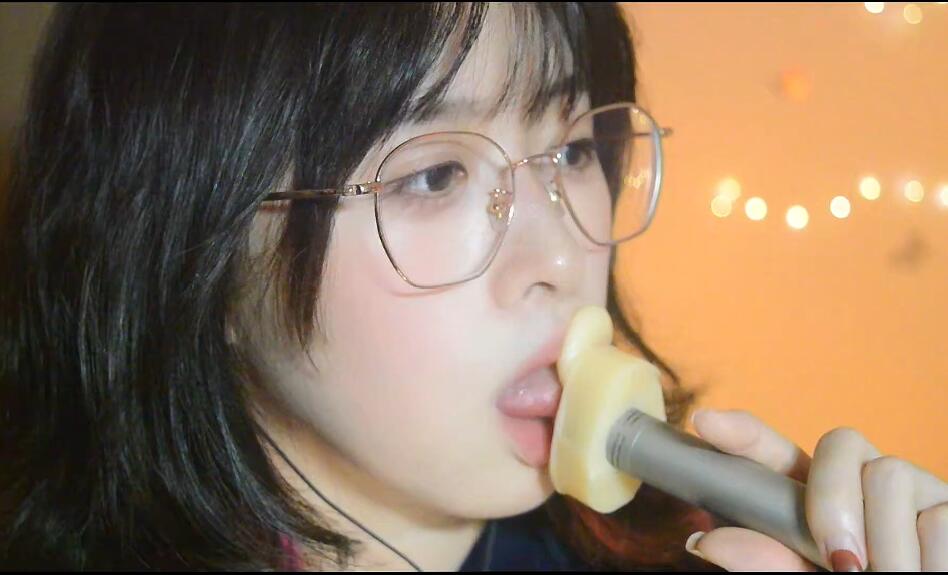 椰子ASMR  硅胶耳咬耳弹舌.