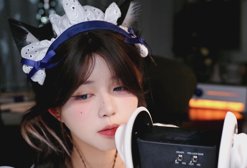 啵啵眠眠 12月舔耳.