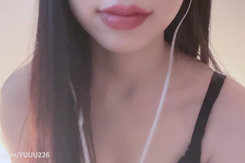 Yuuu  ASMR 舔屏.