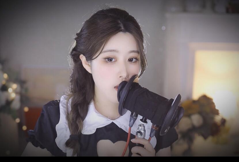 虎牙 大伊伊一直略略略舌头都麻了.