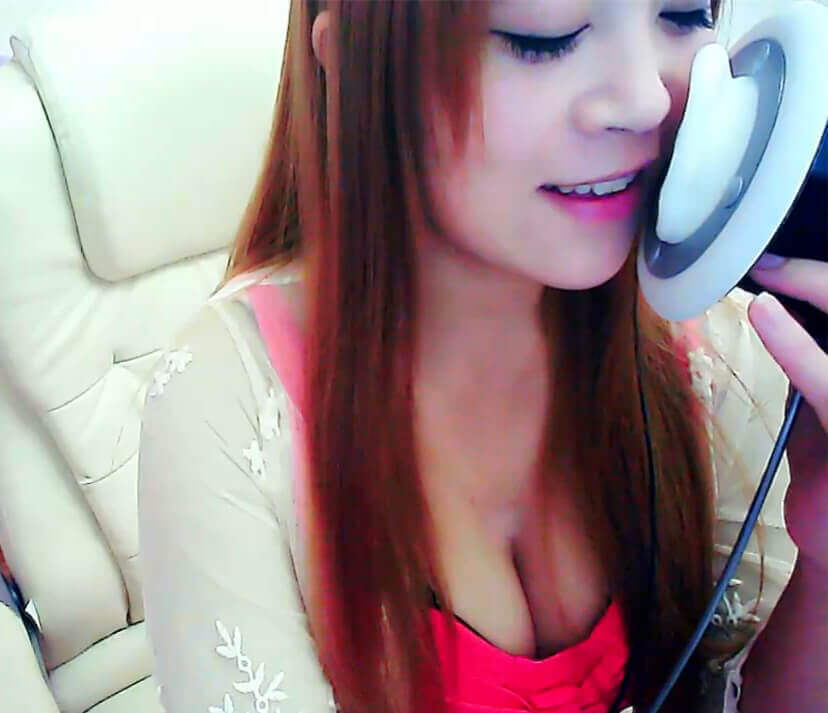 夜猫ASMR舔棒棒糖.