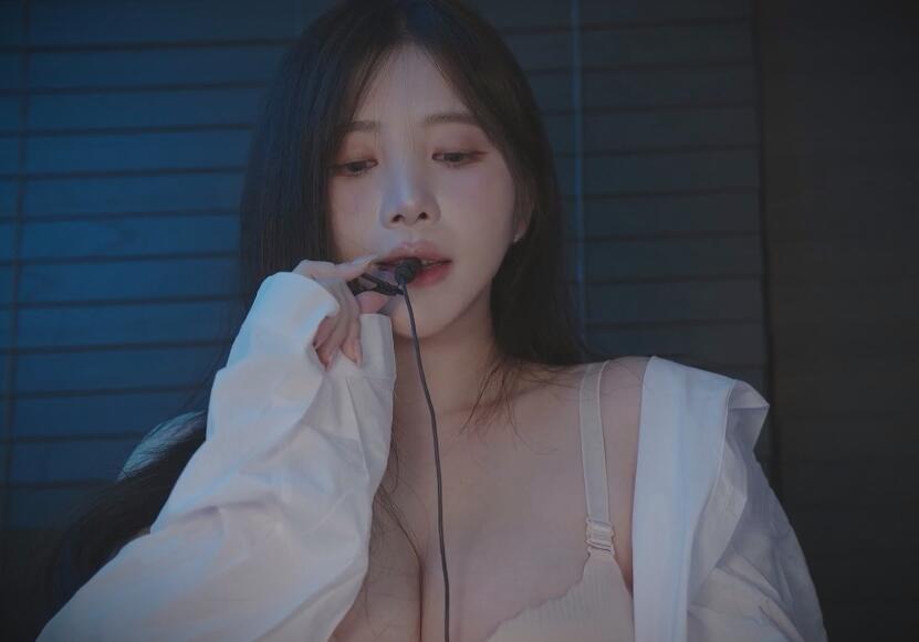 Yoonying ASMR 漫画咖啡厅老板的秘密.