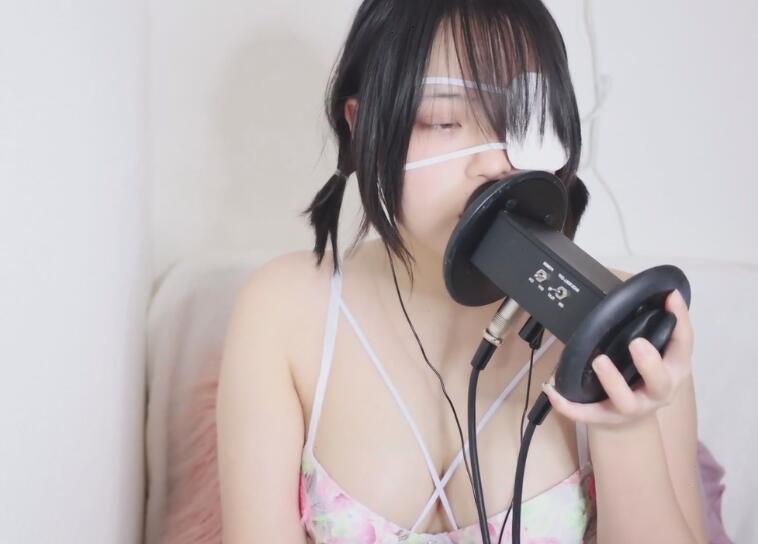千岁堇ASMR 下着姿顔出し耳舐め動画　1月①｜千歳 すみれ｜pixivFANBOX 2023-02-03.