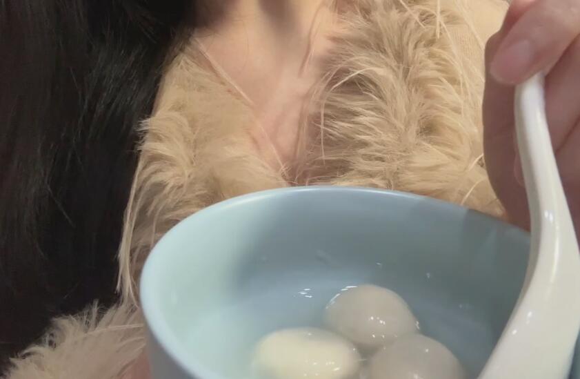 婉儿别闹《喂你吃汤圆》.